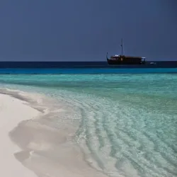 Traditional Maldivian Boat Rides (Dhoni) - Isdhoo