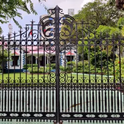 Mulee Aage Palace - Male