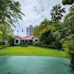 Mulee Aage Palace - Male