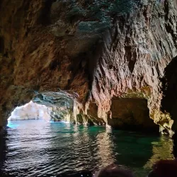 Blue Grotto Diving Centre - Zurrieq