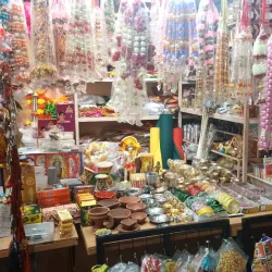 Local Village Market - Brisee Verdiere