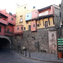 Callejón del Beso (Alley of the Kiss) - Guanajuato