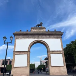 Arco de la Calzada - León de los Aldama