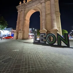 Arco de la Calzada - León de los Aldama