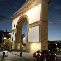 Arco de la Calzada - León de los Aldama