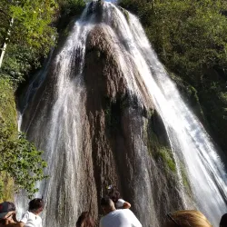 Cola de Caballo Waterfall - Santiago