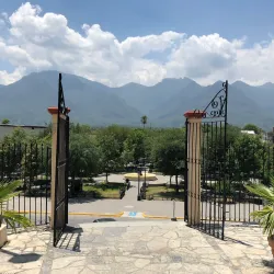 Parroquia de Santiago Apostol - Santiago