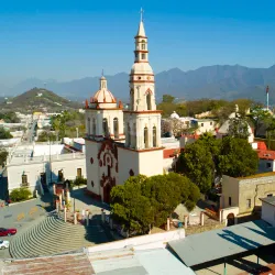 Parroquia de Santiago Apostol - Santiago