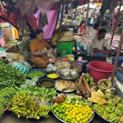 Local Market - Myanaung