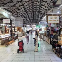 Bogyoke Aung San Market - Yangon