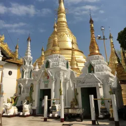Shwedagon Pagoda - Yangon