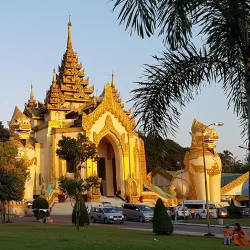 Shwedagon Pagoda - Yangon