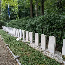 Ede War Cemetery - Ede