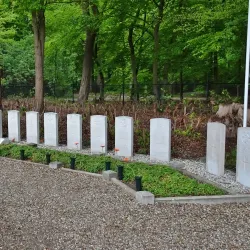 Ede War Cemetery - Ede