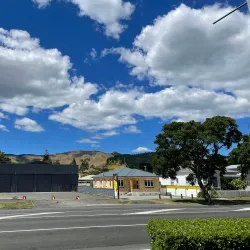 Lemon & Paeroa (L&P) Bottle Statue - Paeroa