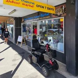 Thames Market - Thames