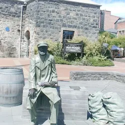 Te Ana Maori Rock Art Centre - Timaru