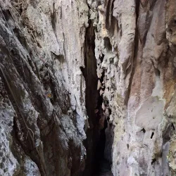 Anapala Chasm - Alofi