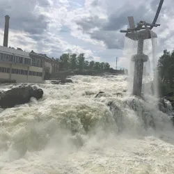 Hønefossen Waterfall - Honefoss