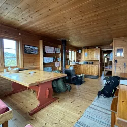 Munkebu Hut Hike - Reine