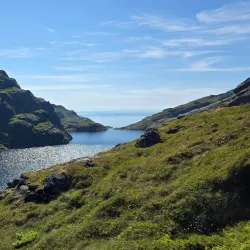 Munkebu Hut Hike - Reine