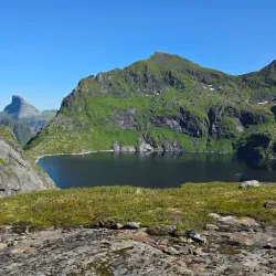 Munkebu Hut Hike - Reine