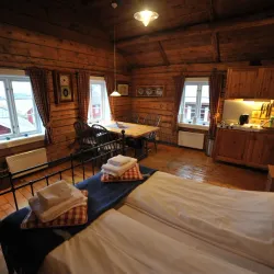 Reine Fishing Village - Reine