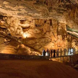 Al Hoota Cave - Yanqul