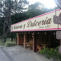 Local Artisanal Shops - Volcán