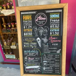 Local Artisanal Shops - Volcán