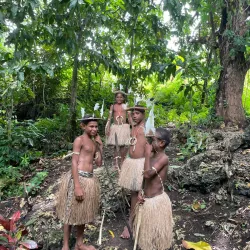 Local Village Tours - Amau