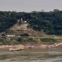 Hito Tres Fronteras - Ciudad del Este