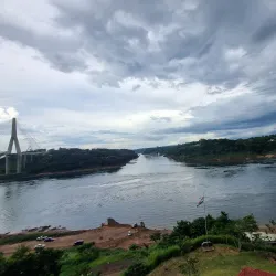 Hito Tres Fronteras - Ciudad del Este