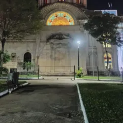 Plaza de los Héroes - Limpio