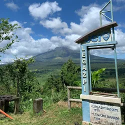 Lignon Hill Nature Park - Legazpi