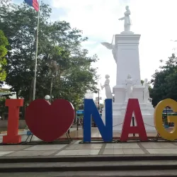 Plaza Quince Martires - Naga