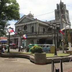 Plaza Quince Martires - Naga