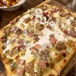 Kapitolyo Food Street - Pasig