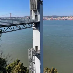 Ponte 25 de Abril Viewpoint (Miradouro da Boca do Vento) - Almada