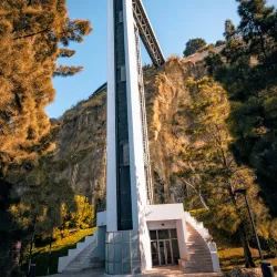 Ponte 25 de Abril Viewpoint (Miradouro da Boca do Vento) - Almada