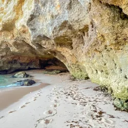 Vale Centeanes Beach (Praia do Vale Centeanes) - Carvoiero