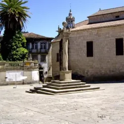 Pelourinho de Chaves (Chaves Pillory) - Chaves