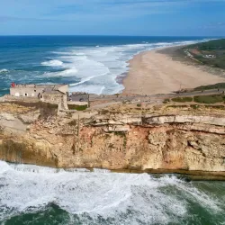 Farol da Nazaré (Nazaré Lighthouse) - Nazaré