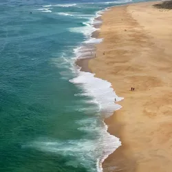 Praia do Norte (North Beach) - Nazaré