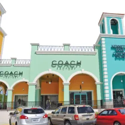 The Outlet Mall at Palmas del Mar - Carolina