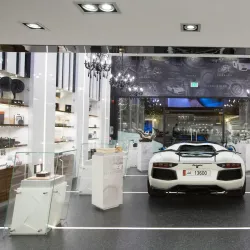 Luxury Shopping Boutiques - The Pearl-Qatar