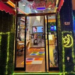 Waterfront Cafes and Restaurants - The Pearl-Qatar