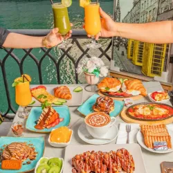 Waterfront Cafes and Restaurants - The Pearl-Qatar