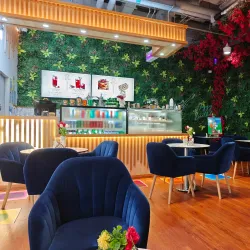 Waterfront Cafes and Restaurants - The Pearl-Qatar