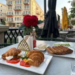 Waterfront Cafes and Restaurants - The Pearl-Qatar